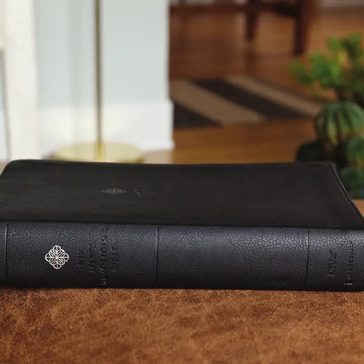 NIV Men's Devotional Bible, Large Print, Leathersoft Black