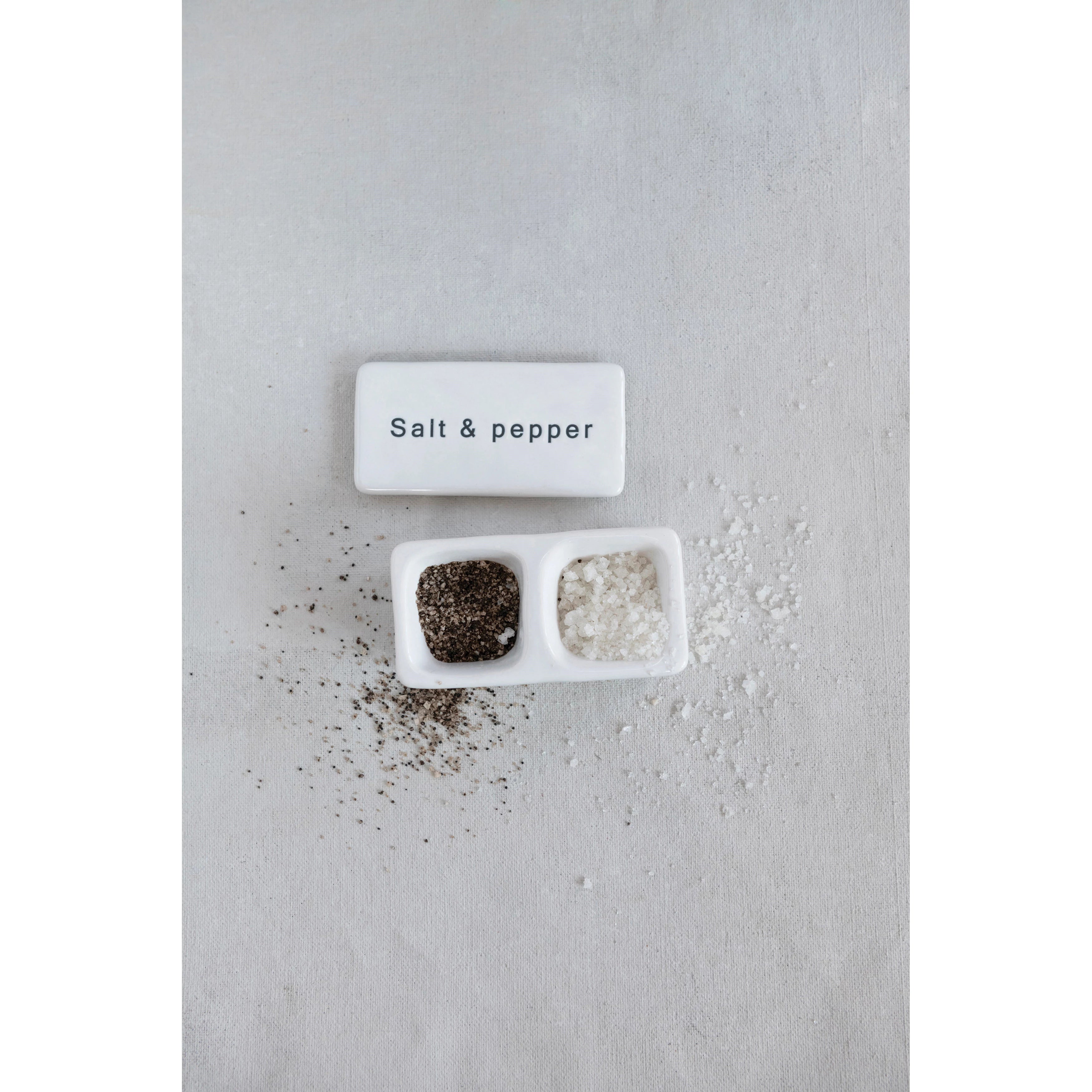 Stoneware Pinch Pot with Lid for Salt & Pepper