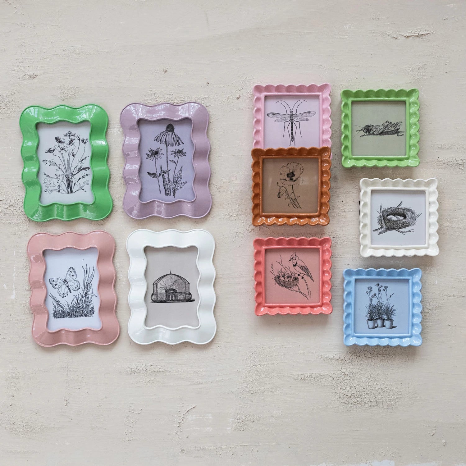 Resin Ruffled Photo Frame, 6 Colors