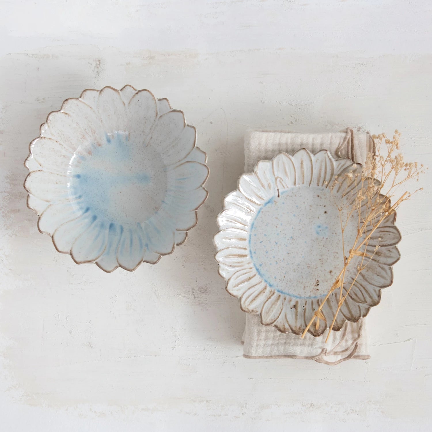 Stoneware Flower Shaped Plate, Reactive Glaze, White & Blue